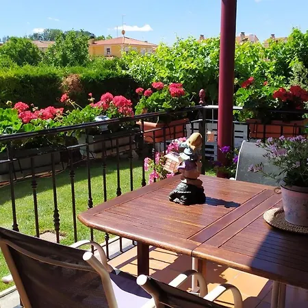 Cuarenta Y Ocho Luces Guest House Burgos Exterior photo